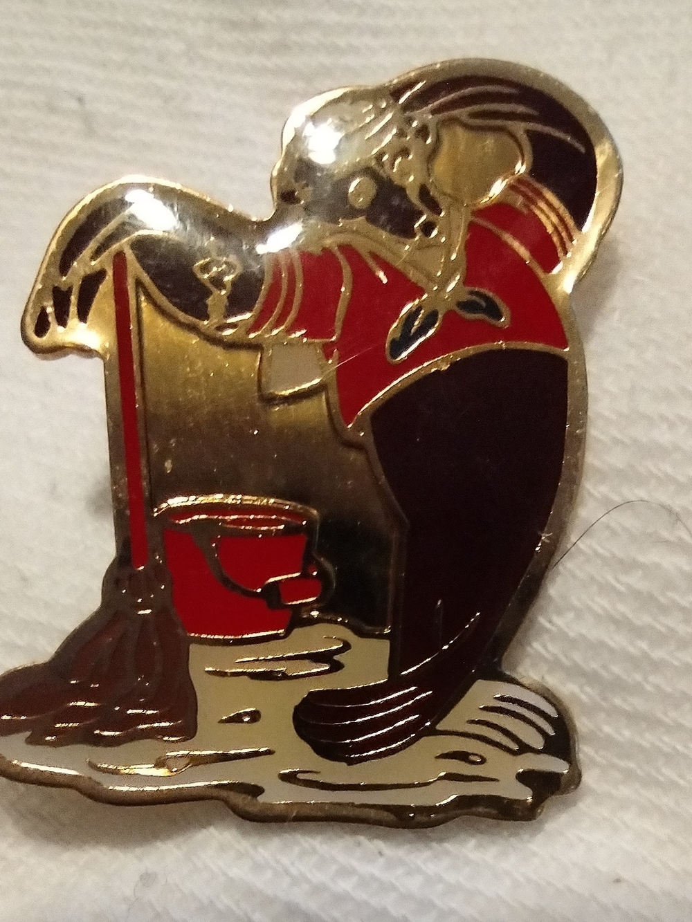 SeaWorld Seamore Sea Lion Enamel Pin with Red Bucket and Mop 1989